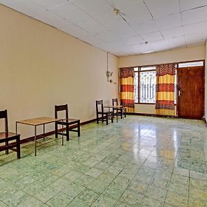 Oyo 90443 Hotel New Kartika In